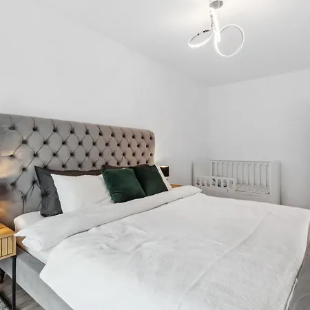 D&A Apartment With Private Parking-2